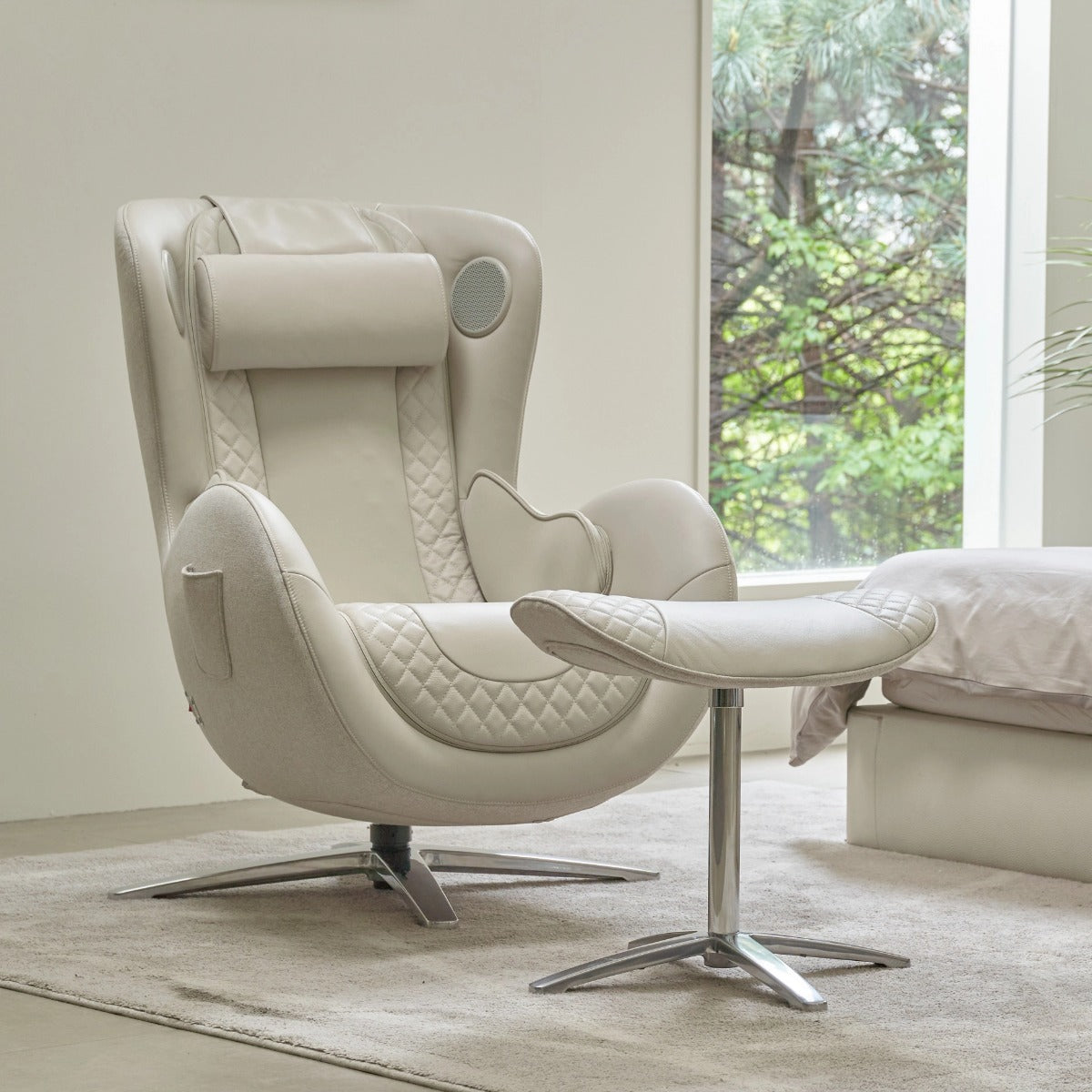 NOUHAUS New Classic Massage Chair